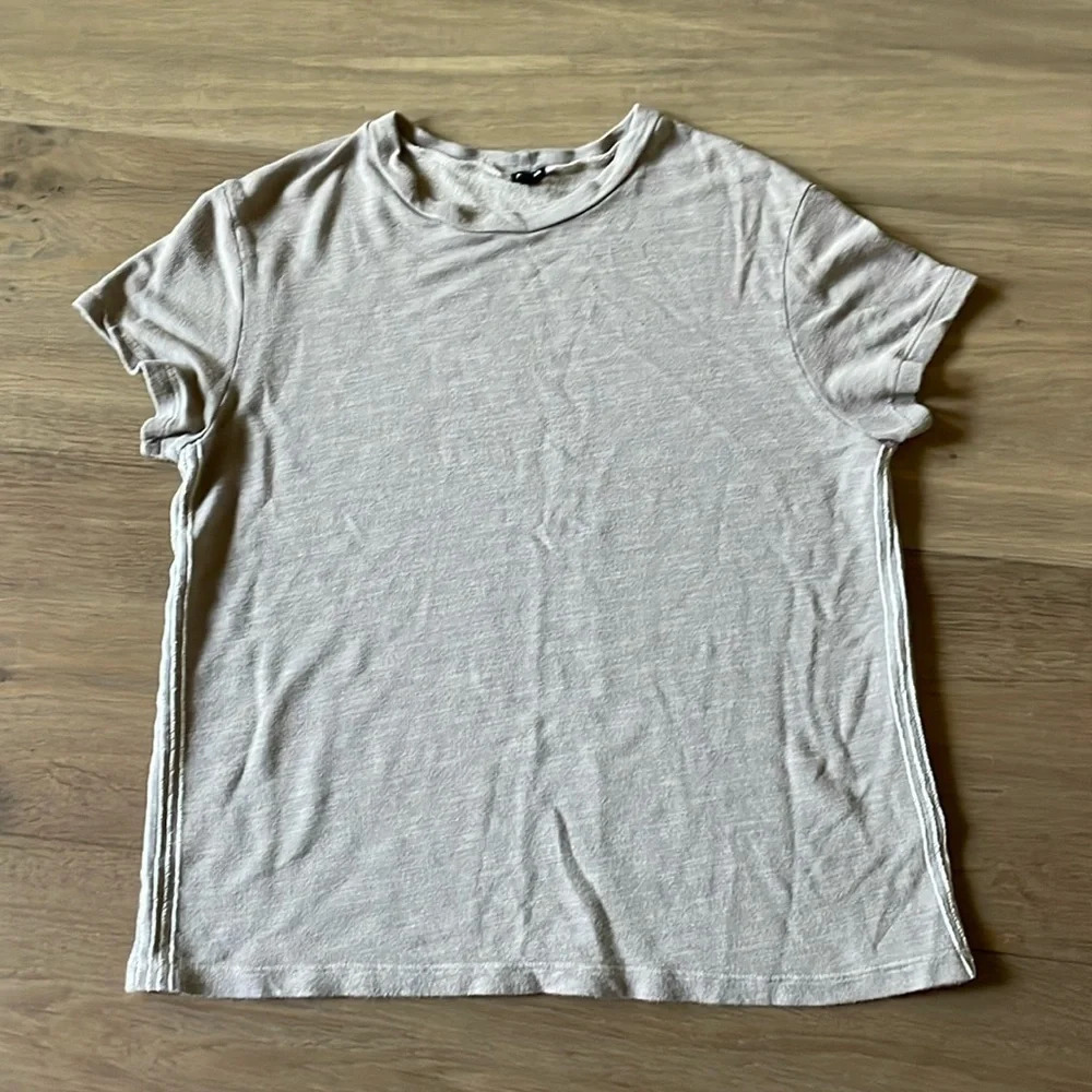 Monrow Khaki Shirt With White Stripes On The Sides Size Medium